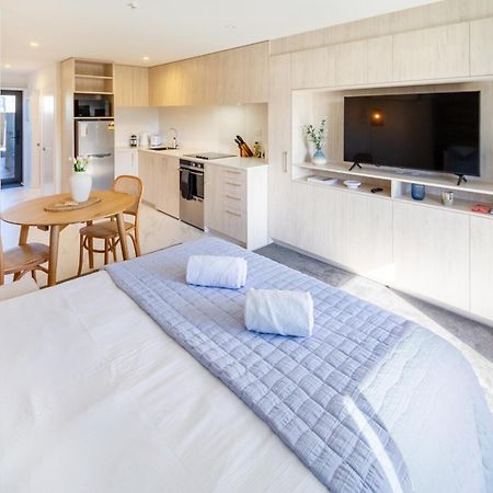 כרייסטצ'רץ' Downtown Delight: Studio At 8 Wilmer With Backyard מראה חיצוני תמונה