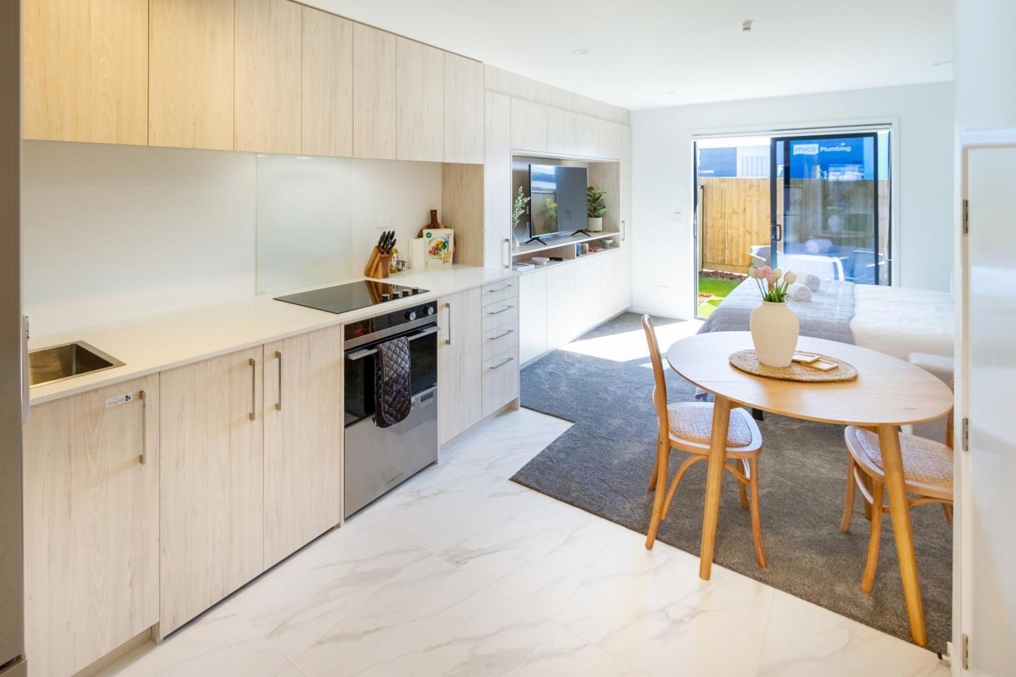 כרייסטצ'רץ' Downtown Delight: Studio At 8 Wilmer With Backyard מראה חיצוני תמונה